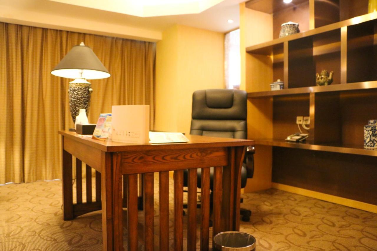 Holiday Inn Binhai Tianjin Exterior foto
